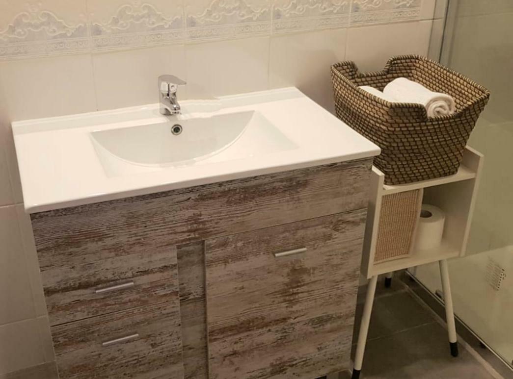 Ch Apartamento Plaza Del Angel - Semisotano Madrid Eksteriør bilde